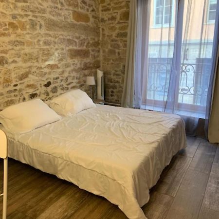 Studio With Exposed Stone Vieux Lyon Λυών Εξωτερικό φωτογραφία