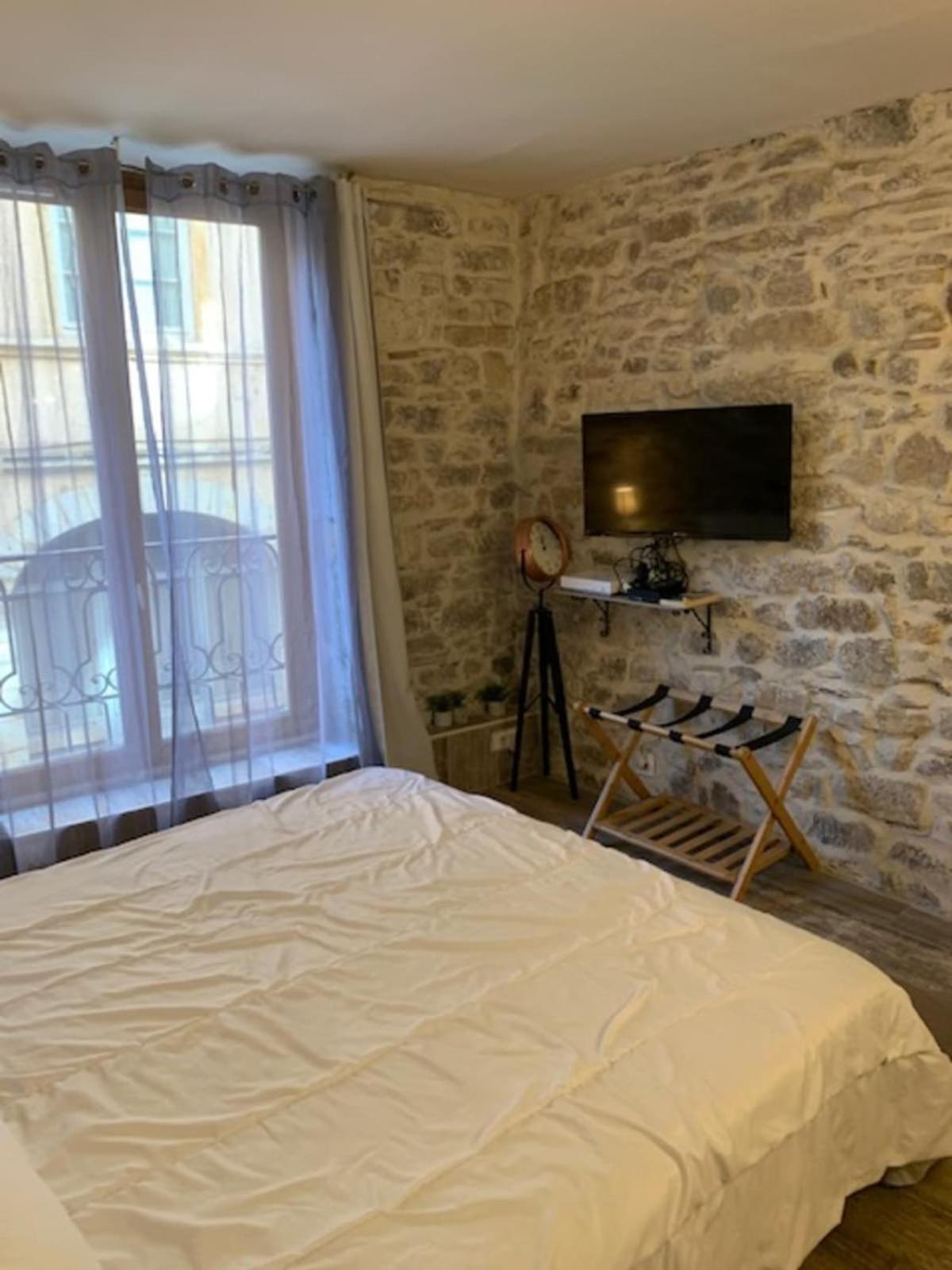 Studio With Exposed Stone Vieux Lyon Λυών Εξωτερικό φωτογραφία